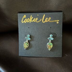 🌞3/$20 NWT Cookie Lee Faux Silver Abalone Pierced Earrings